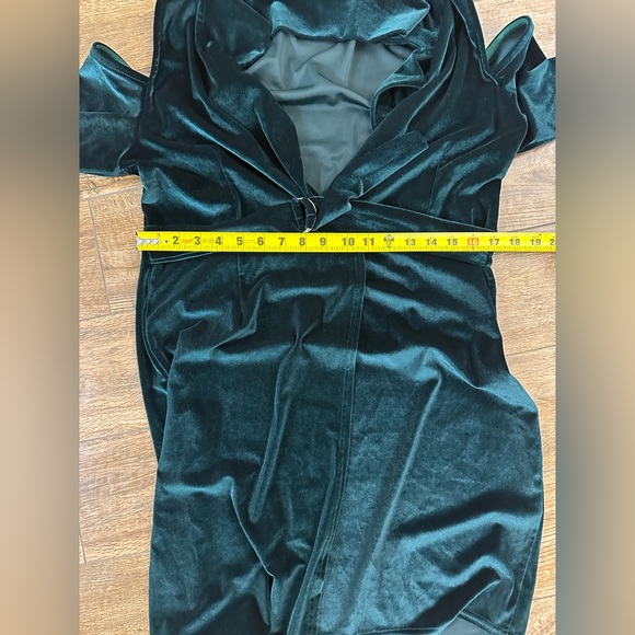 Emerald Green Velvet Cold Shoulder Blazer Dress Plus Size US 14 - Picture 10 of 11